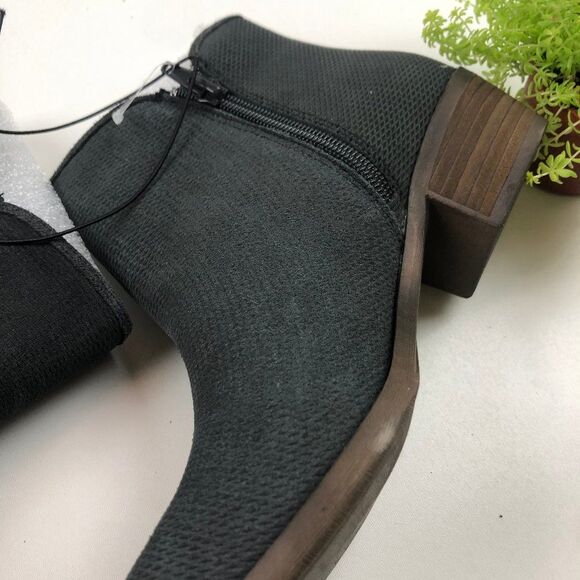 Kensie Gerona Dark Grey Suede Stacked Heel Bootie - Picture 5 of 9